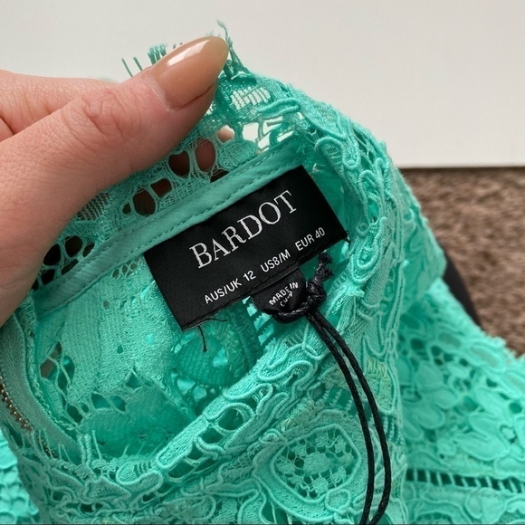 Bardot NWOT lace sheath cocktail dress Medium - Picture 3 of 10
